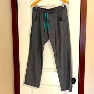 Women’s medium Kade cargo scrub bottoms charcoal